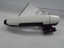 Load image into Gallery viewer, Exterior Door Handle Pontiac Vibe 03 04 05 06 07 08 09 10 - MRK456392
