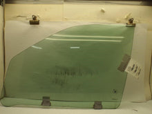 Load image into Gallery viewer, Front Door Glass Chevrolet Uplander 2005 - MRK456713