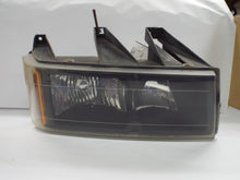 Load image into Gallery viewer, HEADLIGHT LAMP ASSEMBLY Colorado Canyon I-280 I-290 I-350 I-370 04-12 Right - MRK461042