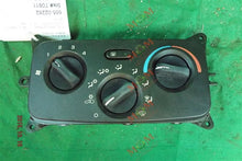 Load image into Gallery viewer, Temperature Controls Jeep Liberty 2002 - MM559318