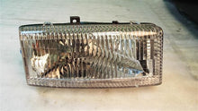 Load image into Gallery viewer, HEADLIGHT LAMP ASSEMBLY Dodge Dakota Durango 1997-2004 Right - MM578556