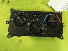 Load image into Gallery viewer, Temperature Controls Jeep Liberty 2002 - MM747484