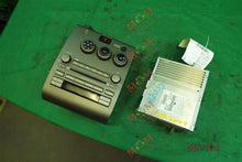 Load image into Gallery viewer, AM FM 6 DISC CD RADIO Nissan Titan 2006 06 - MM824142