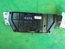 Load image into Gallery viewer, FRONT TEMPERATURE CONTROLS Land Rover LR2 1960-2011 - MM843998