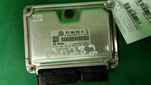 Load image into Gallery viewer, ECU ECM COMPUTER Volkswagen Beetle 2009 09 2010 10 - MM863236