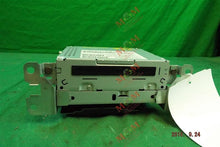 Load image into Gallery viewer, Radio Jaguar XK XF 2007 07 2008 08 2009 09 2010 10 2011 11 AM FM CD - MM893097