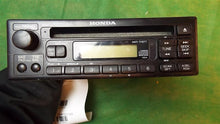 Load image into Gallery viewer, RADIO HONDA CIVIC 1999 2000 AM FM CD 4 DOOR - MM928282