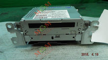 Load image into Gallery viewer, RADIO RECEIVER Land Rover LR2 2008 08 2009 09 2010 10 2011 11 2012 12 - MM957528