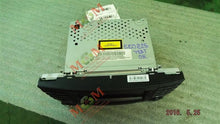 Load image into Gallery viewer, Radio MERCEDES CLS-CLASS 2006 - MM969636
