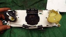 Load image into Gallery viewer, Temperature Controls Jeep Wrangler 2007 - MM977124