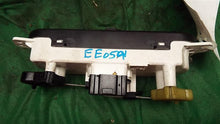 Load image into Gallery viewer, Temperature Controls Jeep Wrangler 2007 - MM977124