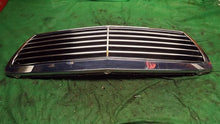 Load image into Gallery viewer, GRILL Mercedes E300D E320 E55 1996 96 1997 97 98 99 - MM996638