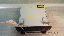 Load image into Gallery viewer, RADIO Mazda MPV Van 2004 04 2005 05 2006 06 - MM1005106