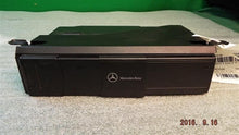 Load image into Gallery viewer, REMOTE CD CHANGER C230 C240 C280 C320 C350 C55 CLK320 04-12 - MM1007773