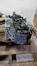 Load image into Gallery viewer, TRANSMISSION Kia Sorento 2012 12 2013 13 FWD VIN 1 - MM1230010