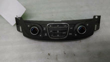 Load image into Gallery viewer, Temperature Controls Chevrolet Traverse 2018 - MM1305546