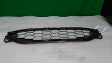 Load image into Gallery viewer, GRILLE Honda HR-V 2016 16 2017 17 2018 18 - MM1307113