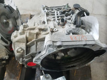 Load image into Gallery viewer, Transmission Hyundai Veloster 2013 - MM1398421