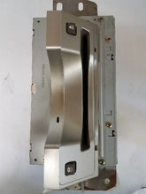Load image into Gallery viewer, Nissan Quest 2004 04 2005 05 2006 06 AM FM CD - MM1406499