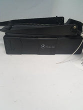 Load image into Gallery viewer, CD CHANGER ML320 ML 350 ML 500 ML55 2002 02 03 04 05 - MM1431298