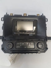 Load image into Gallery viewer, Radio Chevrolet Tahoe 2015 - MM1437847