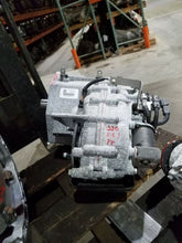Load image into Gallery viewer, Transfer Case Toyota Tundra 2015 - MM1535671