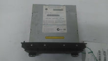 Load image into Gallery viewer, RADIO Volkswagen Routan 2009 09 2010 10 2011 11 - MM1574154
