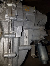 Load image into Gallery viewer, Transfer Case Nissan Armada 2019 - MM1574914