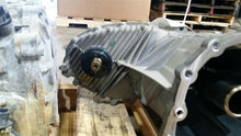 Load image into Gallery viewer, Transfer Case Volkswagen Touareg 2013 - MM1630309