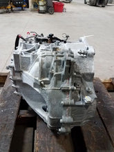 Load image into Gallery viewer, Transmission Isuzu Optima 2017 - MM1685595