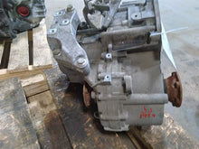 Load image into Gallery viewer, MANUAL TRANSMISSION EOS Golf Golf GTI Passat 06 07 TURBO - MM1737574