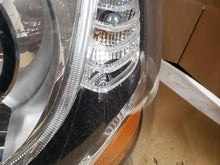Load image into Gallery viewer, Headlight Lamp Assembly Land Rover LR2 2013 - MM1758749
