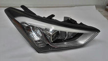 Load image into Gallery viewer, HEADLIGHT LAMP ASSEMBLY Hyundai Santa Fe 2013 13 2014 14 Right - MM1871087