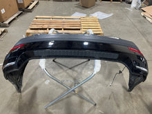 Load image into Gallery viewer, FRONT SPINDLE KNUCKLE Gl320 Gl450 Gl550 ML320 ML350 ML450 07-11 Right - NW288943