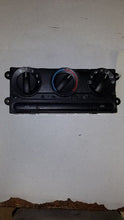 Load image into Gallery viewer, TEMPERATURE CONTROLS Ford F150 Pickup 04 05 06 07 08 - MM2100986