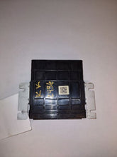 Load image into Gallery viewer, ECU ECM COMPUTER Sedona 2003 03 2004 04 2005 05 - MM2290378