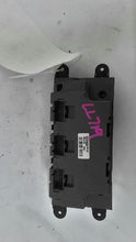 Load image into Gallery viewer, Temperature Controls Cadillac XLR 2006 - MM2397764