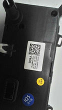 Load image into Gallery viewer, Temperature Controls Hyundai Elantra 2022 - MM2406763