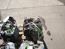 Load image into Gallery viewer, Transmission Kia Sorento 2013 - MM2463268