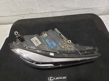 Load image into Gallery viewer, Headlight Lamp Assembly BMW 740E 2018 - MM2509395