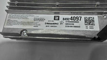 Load image into Gallery viewer, Radio Chevrolet Camaro 2021 - MM2528719