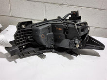 Load image into Gallery viewer, HEADLIGHT LAMP ASSEMBLY - MM2577097