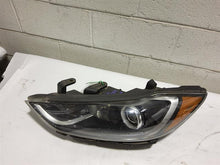 Load image into Gallery viewer, HEADLIGHT LAMP ASSEMBLY - MM2617006