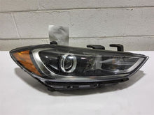 Load image into Gallery viewer, HEADLIGHT LAMP ASSEMBLY - MM2667002