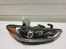 Load image into Gallery viewer, HEADLIGHT LAMP ASSEMBLY - MM2667002