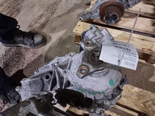 Load image into Gallery viewer, Transfer Case G90 2017 - MM2688564