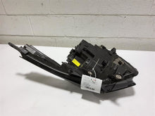 Load image into Gallery viewer, Headlight Lamp Assembly Kia Sportage 2023 - MM2723073