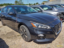 Load image into Gallery viewer, HEADLIGHT LAMP ASSEMBLY Nissan Altima 2019 19 2020 20 Right - MM2736638