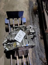 Load image into Gallery viewer, Transmission Isuzu Optima 2015 - MM2740937
