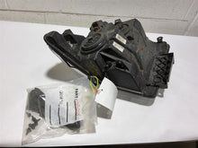 Load image into Gallery viewer, HEADLIGHT LAMP ASSEMBLY Titan Titan XD 16 17 18 19 20 Right - MM2743215
